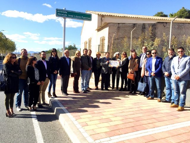 La Avenida Alcalde José López Fuentes rinde homenaje al primer alcalde de la Lorca democrática - 1, Foto 1
