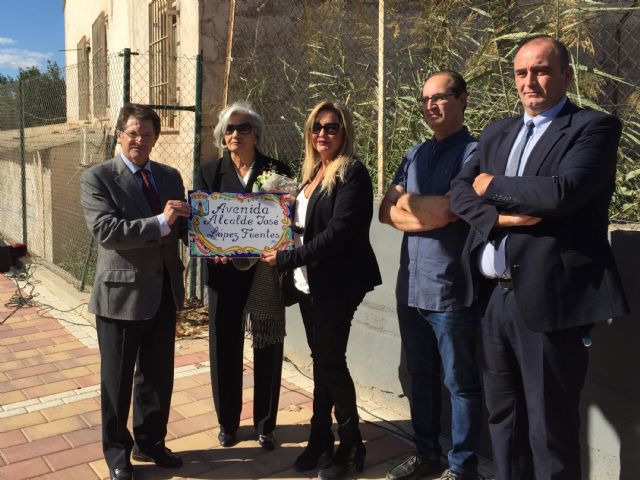 La Avenida Alcalde José López Fuentes rinde homenaje al primer alcalde de la Lorca democrática - 2, Foto 2