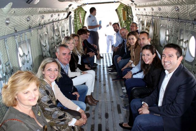 La Corporación Municipal del Ayuntamiento de Alcantarilla, lleva a cabo una visita institucional a la Base Aérea - 5, Foto 5