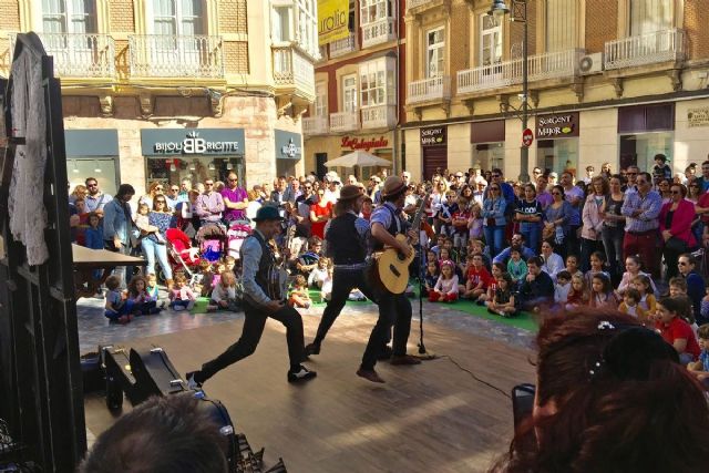 Educajazz salio a la calle con la actuacion de La banda de otro - 1, Foto 1