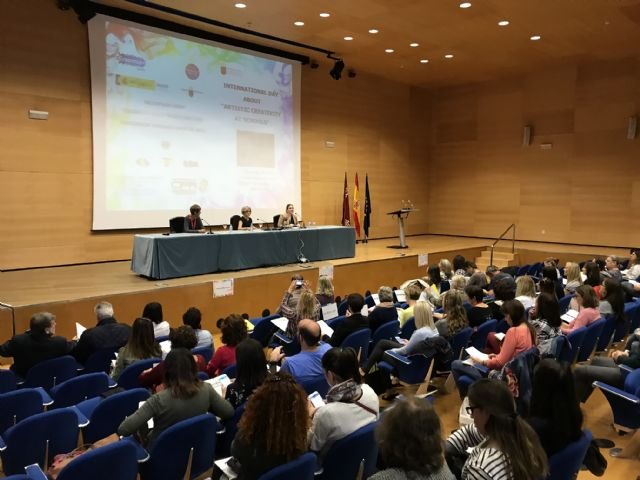 200 docentes de cuatro países se forman en las primeras jornadas internacionales de creatividad en la escuela - 2, Foto 2