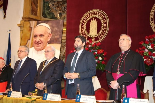 López Miras: Los éxitos de la UCAM prestigian la imagen de la Región y nuestro sistema universitario - 2, Foto 2