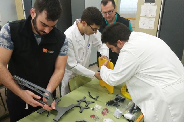 Nido Robotics y alumnos de Cartagena impulsan un robot submarino para retirar plásticos del mar - 1, Foto 1