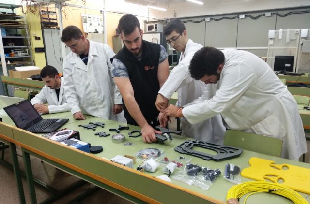 Nido Robotics y alumnos de Cartagena impulsan un robot submarino para retirar plásticos del mar - 2, Foto 2