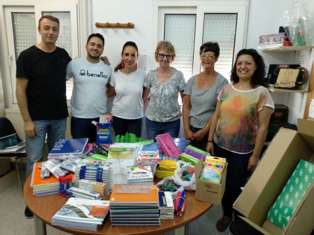 ADAPT dona material didáctico a Las Esperanzas a través del proyecto una tonelada de monedas - 1, Foto 1