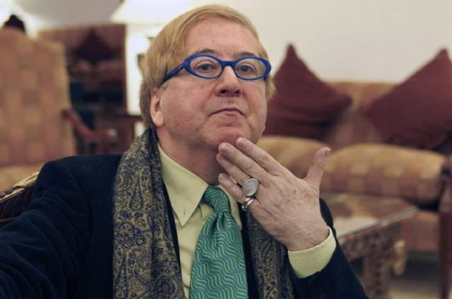 El autor Luis Antonio de Villena visita el festival de poesía Deslinde - 1, Foto 1