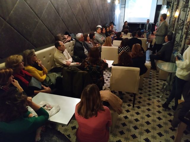 Los artesanos del bordado de Caravaca podrán reconocer de forma oficial su trabajo gracias a la cualificación profesional en la que trabaja la Comunidad - 3, Foto 3