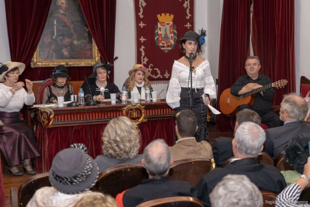 Ocho mujeres armonizan con sus poemas el otoño modernista de Cartagena - 1, Foto 1