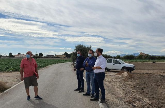 El Ayuntamiento de Lorca finaliza los trabajos de asfaltado y mejora en los caminos de La Condomina y Los Aceites y en el aparcamiento del Consultorio Médico de Tercia - 1, Foto 1
