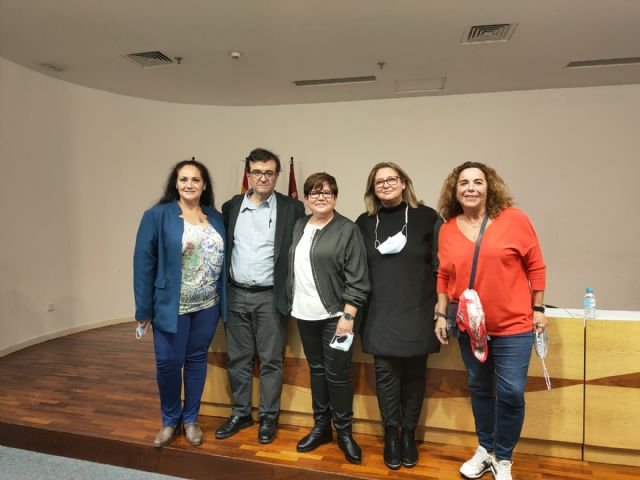 La Red Municipal de Bibliotecas de Lorca participa en el 'Ciclo Leja82: Encuentros con las letras' entrevistando al escritor Javier Cercas, galardonado con el Premio Planeta en 2019 - 1, Foto 1