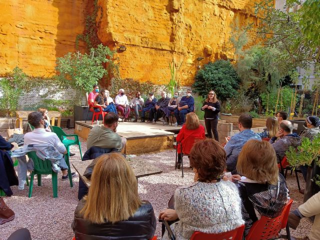 Lourdes Retuerto reúne a jóvenes con referentes del partido socialista en un encuentro intergeneracional - 2, Foto 2