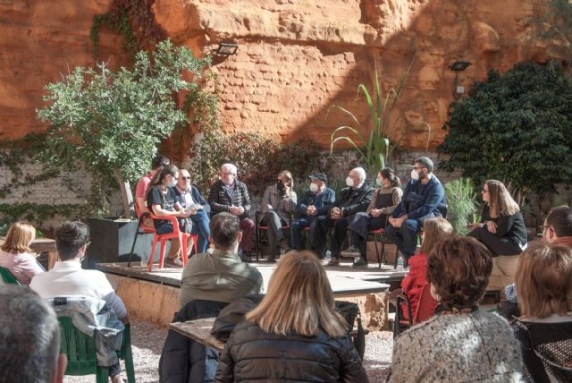 Lourdes Retuerto reúne a jóvenes con referentes del partido socialista en un encuentro intergeneracional - 5, Foto 5