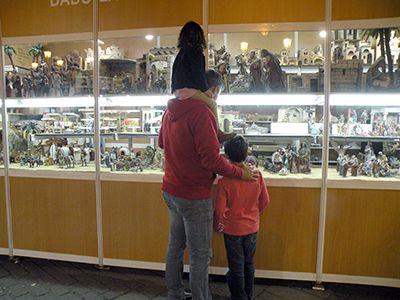 Arranca la XXIX edición de la Feria del Belén de Sevilla que se celebra un año más junto a la Catedral y al Archivo de Indias hasta el próximo 23 de diciembre con el apoyo del Ayuntamiento hispalense - 2, Foto 2