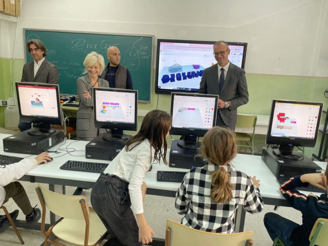 Educación y Fundación Vodafone mejoran las competencias digitales de 7.500 escolares y 504 docentes de la Región de Murcia - 1, Foto 1