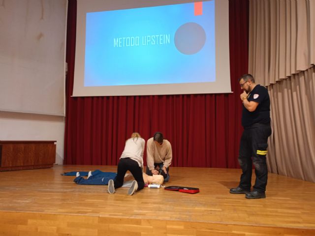 Agentes de la Policía Local de Puerto Lumbreras reciben formación en Soporte Vital Básico y en el uso de desfibriladores (DESA) - 2, Foto 2