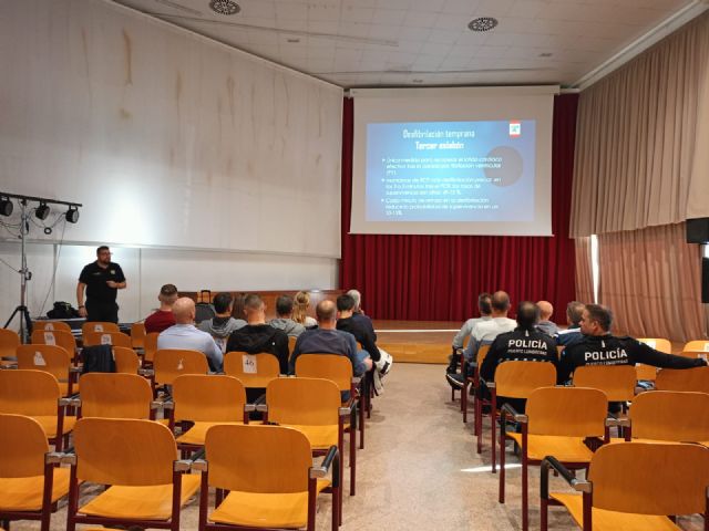 Agentes de la Policía Local de Puerto Lumbreras reciben formación en Soporte Vital Básico y en el uso de desfibriladores (DESA) - 3, Foto 3