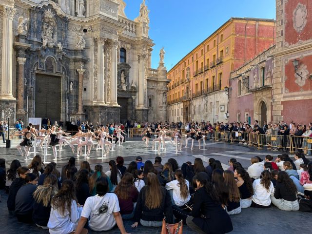 Murcia celebra el World Ballet Day en la Plaza Cardenal Belluga - 3, Foto 3
