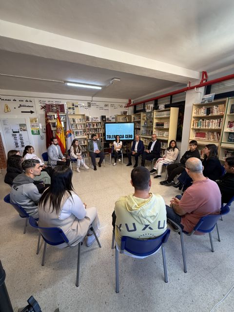 López Miras elige el IES Sierra Minera de La Unión para anunciar el nuevo Decreto de Convivencia Escolar - 2, Foto 2