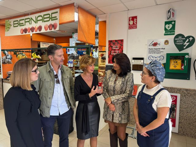 El Ayuntamiento de Lorca mantiene su compromiso con la seguridad e instala un desfibrilador en la plaza de abastos de la Alameda de Cervantes - 4, Foto 4