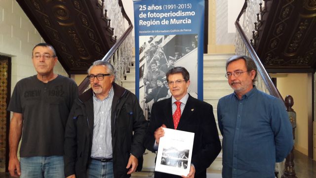 El Huerto Ruano acogerá hasta el 5 de enero la exposición 25 años de fotoperiodismo en la Región de Murcia (1991-2015) de la Asociación de Informadores Gráficos de Prensa Regional - 1, Foto 1