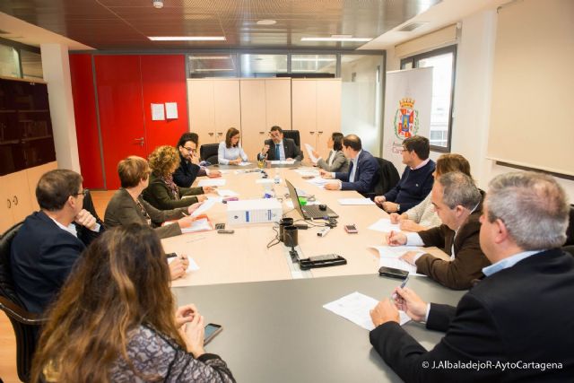 La Junta de Gobierno aprueba dos proyectos de Descentralizacion y Juventud para contratar a 26 jovenes durante un año - 1, Foto 1