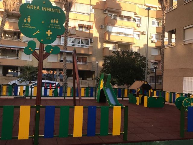 La plaza del Cala Real estrena una zona de ocio infantil - 1, Foto 1