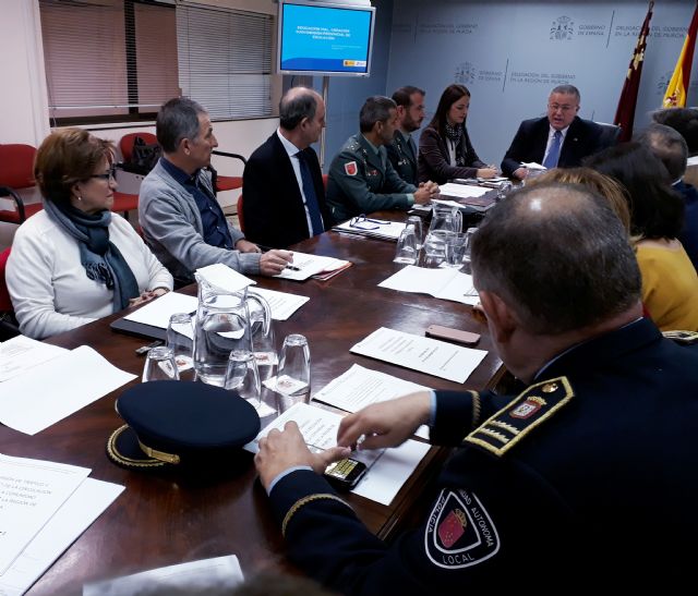 El Delegado del Gobierno preside la Comisión Provincial de Tráfico que crea la Subcomisión de Educación para mejorar las medidas de prevención vial en la Región de Murcia - 1, Foto 1