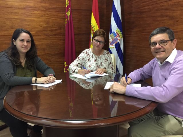 Ayuntamiento y Asociación Musical Julián Santos firman un convenio para la concesión de una subvención de 5.000 euros - 1, Foto 1