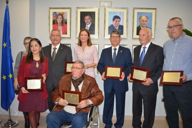 El Ayuntamiento celebra el aniversario de la Constitución homenajeando a los alcaldes de las cuatro últimas décadas - 3, Foto 3