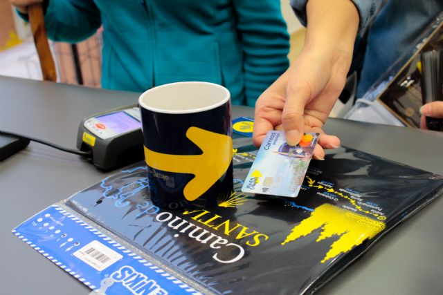 Un Camino de Santiago más seguro con la nueva Tarjeta Correos Prepago - 1, Foto 1