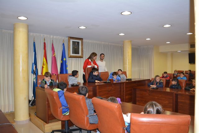 Los alumnos del colegio Mediterráneo visitan el Ayuntamiento de Águilas - 1, Foto 1