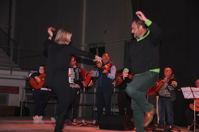 Medio millar de asistentes presencian el tradicional encuentro de cuadrillas de las Fiestas de El Esparragal-La Estación - 1, Foto 1