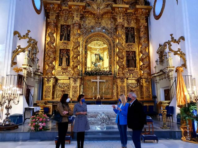 El Ayuntamiento entrega al Paso Azul los dos ángeles pertenecientes al antiguo trono de la Santísima Virgen de los Dolores recuperados por el Taller de Restauración municipal - 1, Foto 1