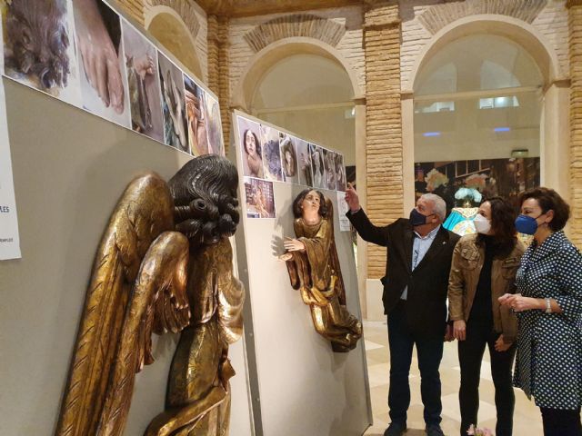 El Ayuntamiento entrega al Paso Azul los dos ángeles pertenecientes al antiguo trono de la Santísima Virgen de los Dolores recuperados por el Taller de Restauración municipal - 3, Foto 3