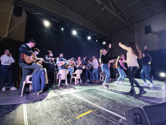 Más de 300 asistentes presencian el tradicional encuentro de cuadrillas de las fiestas de El Esparragal-La Estación - 4, Foto 4