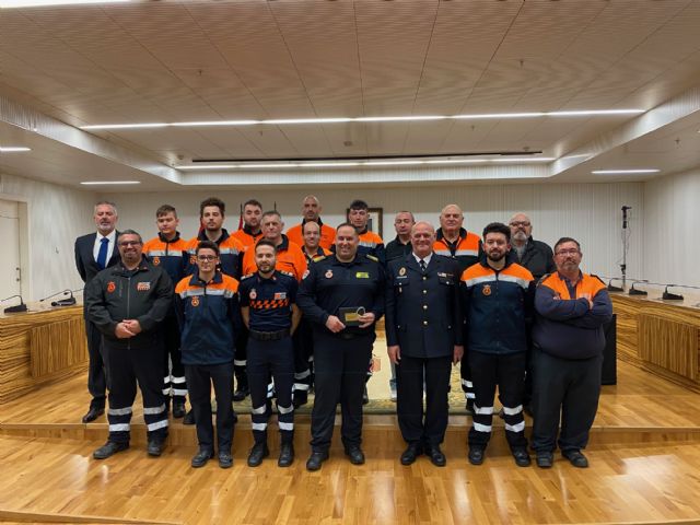 Acto de reconocimiento a personas e instituciones representativas durante los 30 años de la Agrupación de Voluntarios de Protección - 1, Foto 1