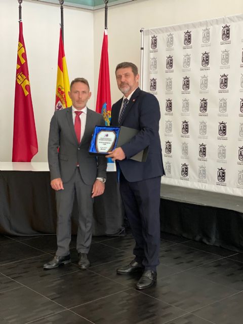 Acto de reconocimiento a personas e instituciones representativas durante los 30 años de la Agrupación de Voluntarios de Protección - 2, Foto 2