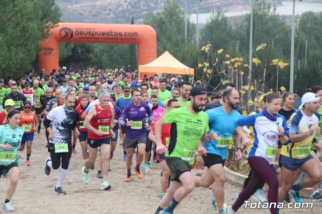 Más de 700 corredores participan en el XXXIII Cross “Día de la Constitución”, que se celebró a beneficio de la investigación por la ELA, Foto 1