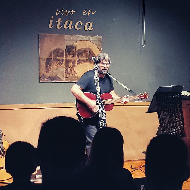 Borja Casado presenta en La Ñora Vivo En Ítaca, un disco en directo grabado el pasado octubre en el histórico café murciano - 1, Foto 1