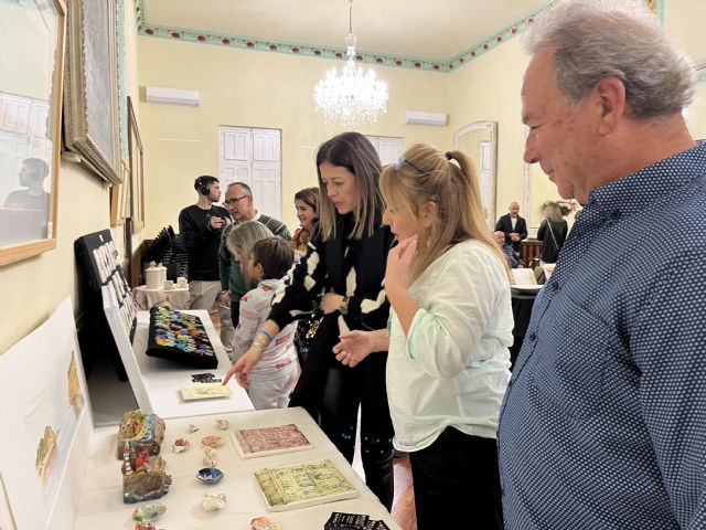 AFEMAC anima a regalar arte por Navidad - 1, Foto 1