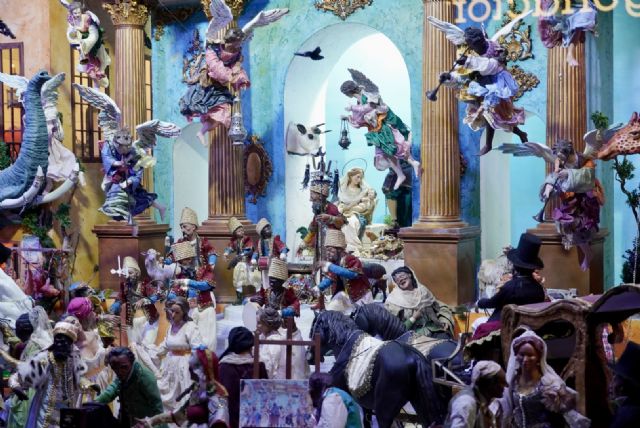 Santomera inaugura 'Windows to Infinity', una exposición que reinterpreta el belén tradicional con más de 3.000 piezas - 2, Foto 2