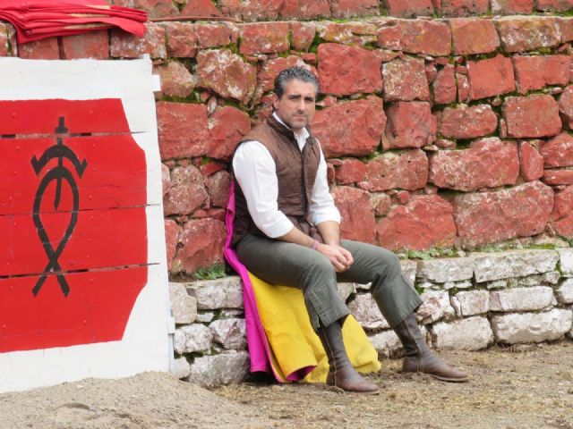 Emilio Serna culmina su preparación en la ganadería de Checayani antes de su última tarde del año 2025 - 2, Foto 2