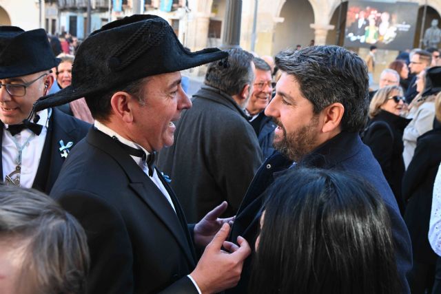 López Miras asiste a la bajada de la patrona de Yecla, la Virgen del Castillo, en el marco de las Fiestas de la Purísima Concepción - 2, Foto 2