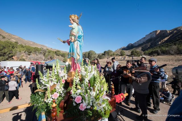 Los romeros del Cañar sacaron el domingo en procesion a la Virgen de La Luz - 1, Foto 1