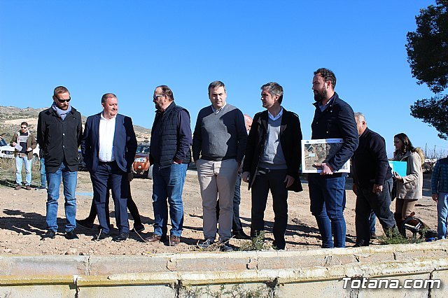 La comunidad de regantes de Totana ahorra un 10% de agua tras sustituir su canalización tradicional por una nueva tubería, Foto 3
