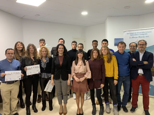 15 desempleados reciben el título de socorrista y monitor náutico en el marco de la estrategia ´La Manga 365´ - 1, Foto 1