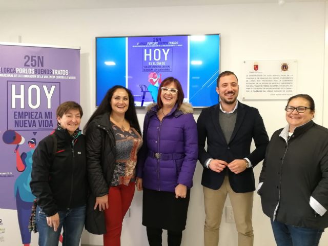 La vicepresidenta de la Región de Murcia, Isabel Franco, realiza una visita institucional a Lorca con el rechazo a la violencia de género como eje central - 2, Foto 2