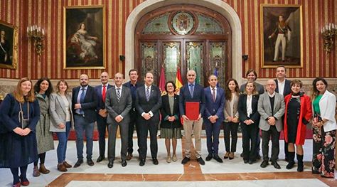 El Ayuntamiento de Sevilla entrega los premios de reconocimiento a los mejores expedientes académicos del curso 2021/2022 de la Universidad de Sevilla y de la Pablo de Olavide - 1, Foto 1