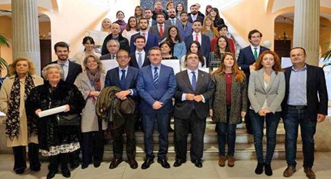 El Ayuntamiento de Sevilla entrega los premios de reconocimiento a los mejores expedientes académicos del curso 2021/2022 de la Universidad de Sevilla y de la Pablo de Olavide - 2, Foto 2