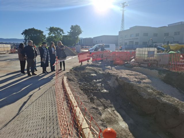 Una nueva rotonda mejorará la seguridad vial en el Polígono Industrial Oeste de Alcantarilla - 2, Foto 2